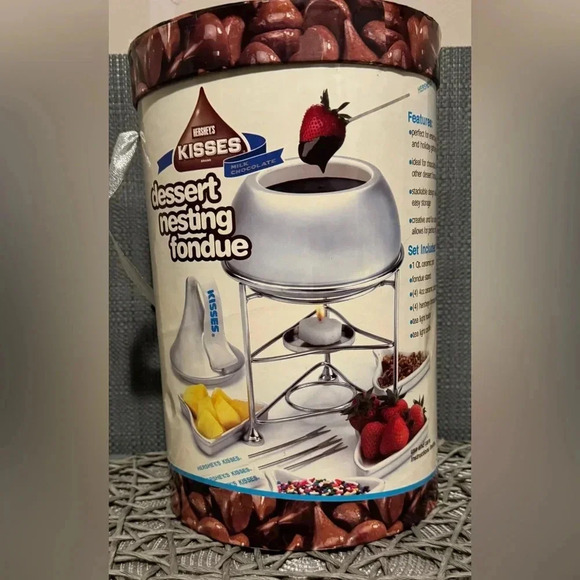 hershey’s Other - Hershey's Kisses Nesting Dessert Ceramic Fondue Set